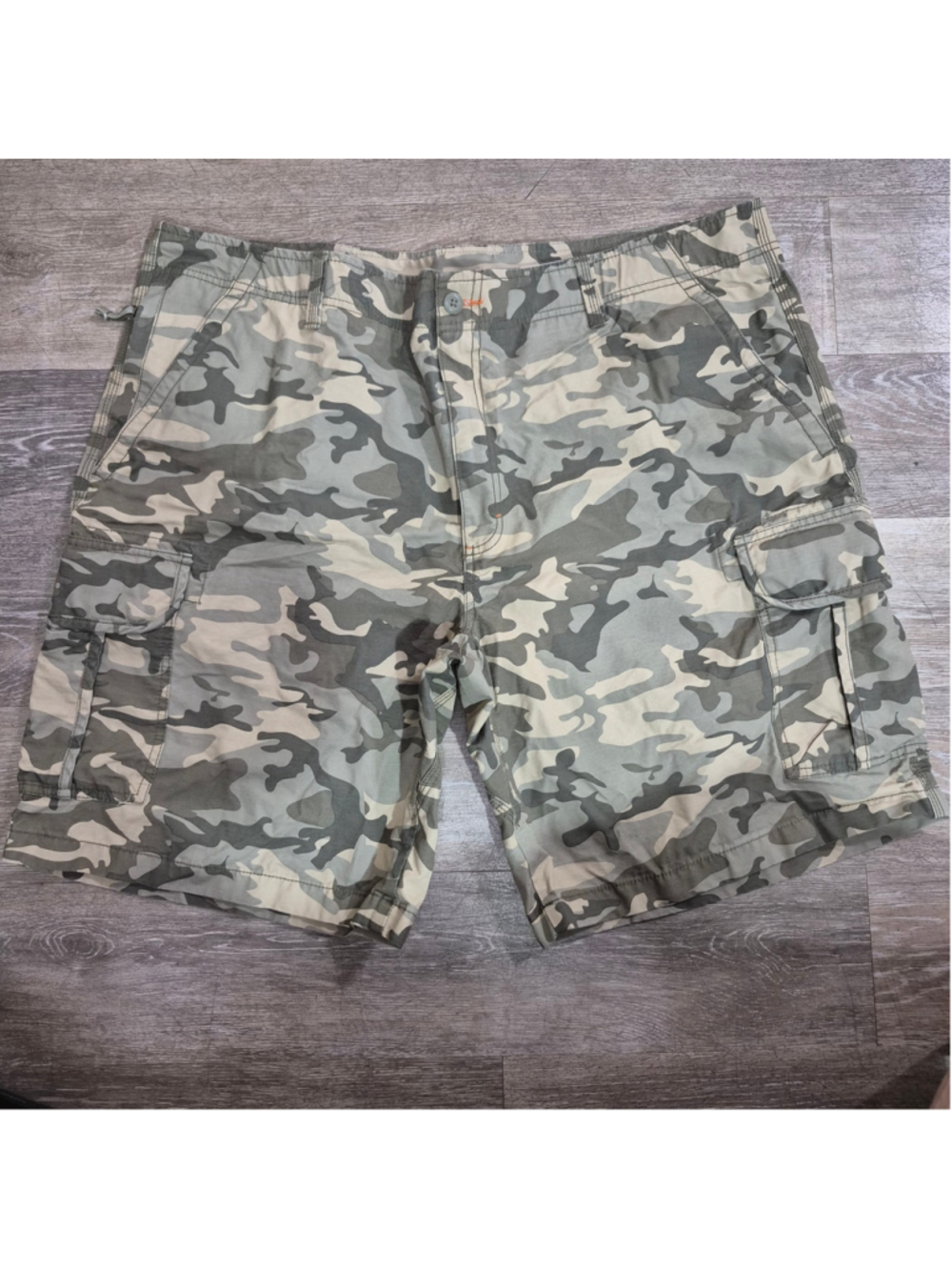 Men's L.L.Bean Cargo Shorts Waist 44 Green Beige Camo